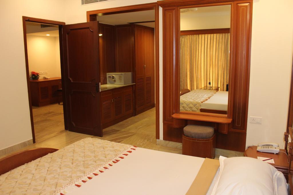 Paramount Inn Sriperumbudur Exterior foto