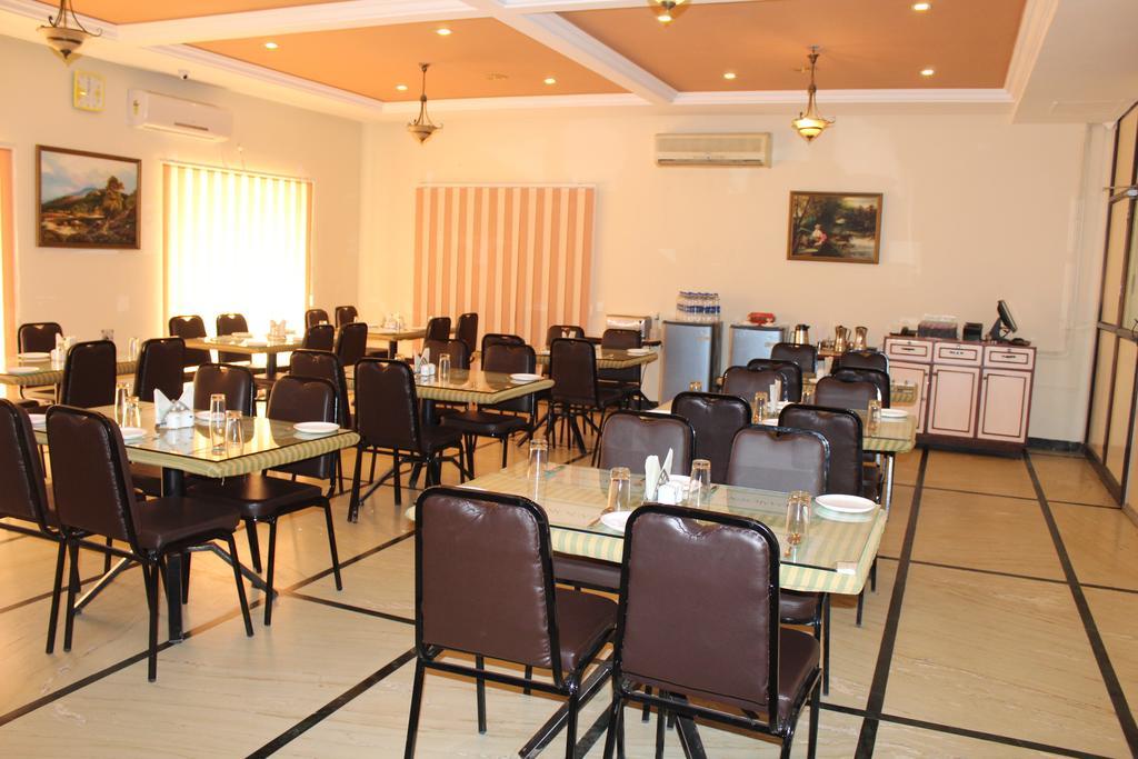 Paramount Inn Sriperumbudur Exterior foto